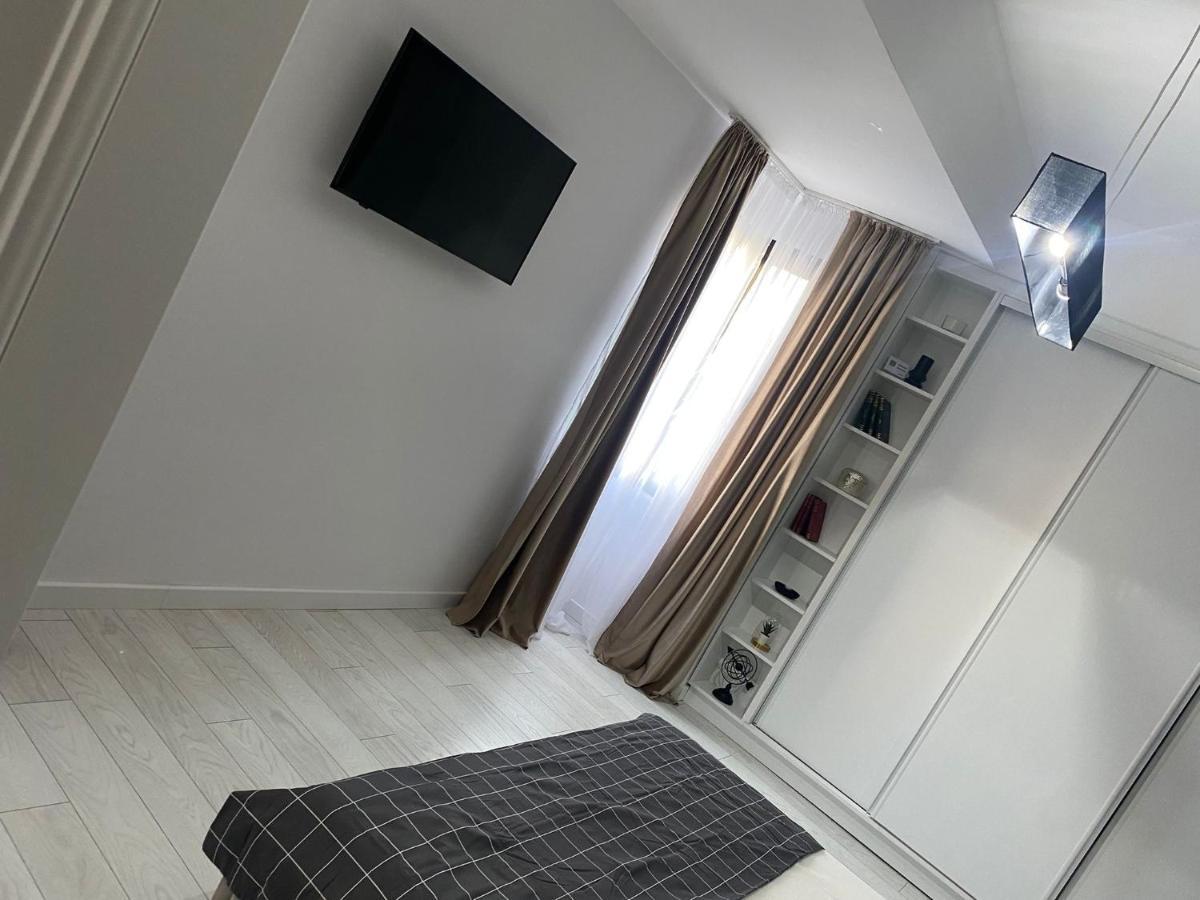 Ultracentral Apartament Calea Victoriei บูคาเรสต์ ภายนอก รูปภาพ